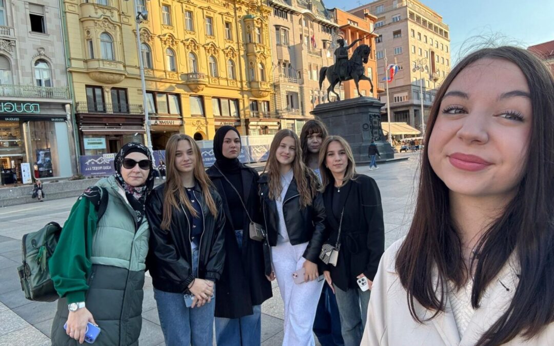 Obilazak Zagreba učenica učeničkog doma